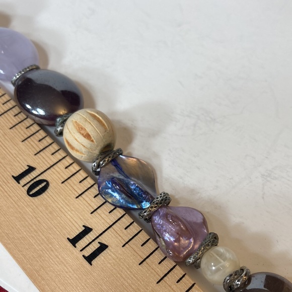 18" Purple Beaded and Shell Necklace - Picture 12 of 15